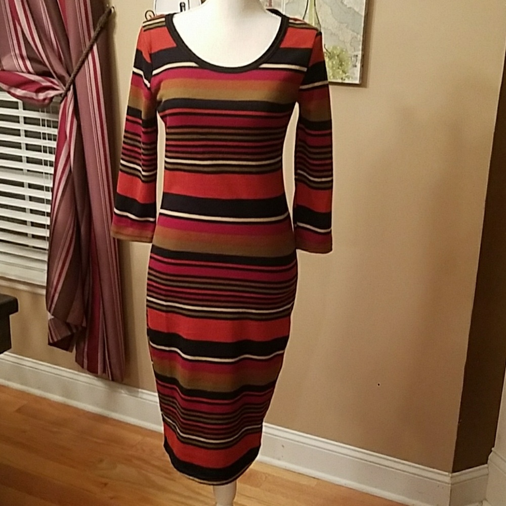 ✨NWT Midi Dress✨